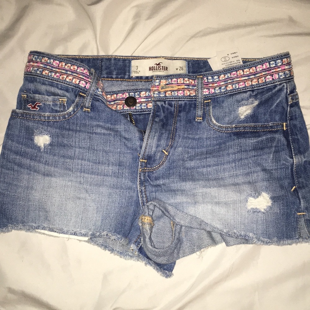 HOLLISTER JEAN SHORTS